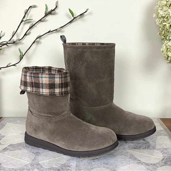 MUK LUKS® Nikki 3-in-1 Belted Sweater Wrap Water Resistant Faux Suede Boots - Picture 3 of 16
